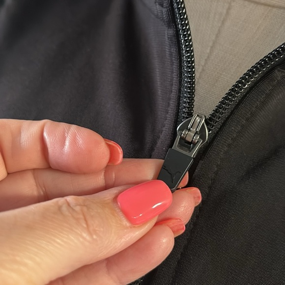 Puma women’s Black and White Track zip up Jacket mid weight spring summer M - Picture 9 of 15